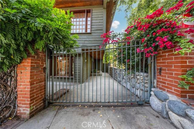 Sierra Madre, CA 91024,561 Alta Vista Drive