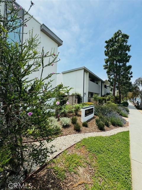 Marina Del Rey, CA 90292,4723 La Villa Marina #F
