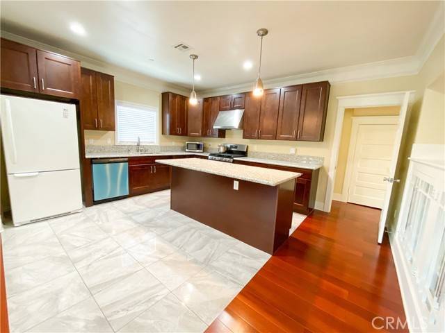 San Gabriel, CA 91776,113 Sunset Avenue