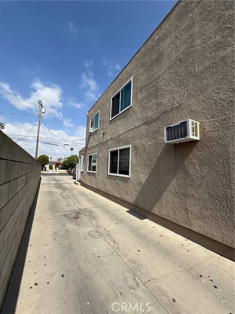 North Hollywood, CA 91605,6924 Gentry Avenue