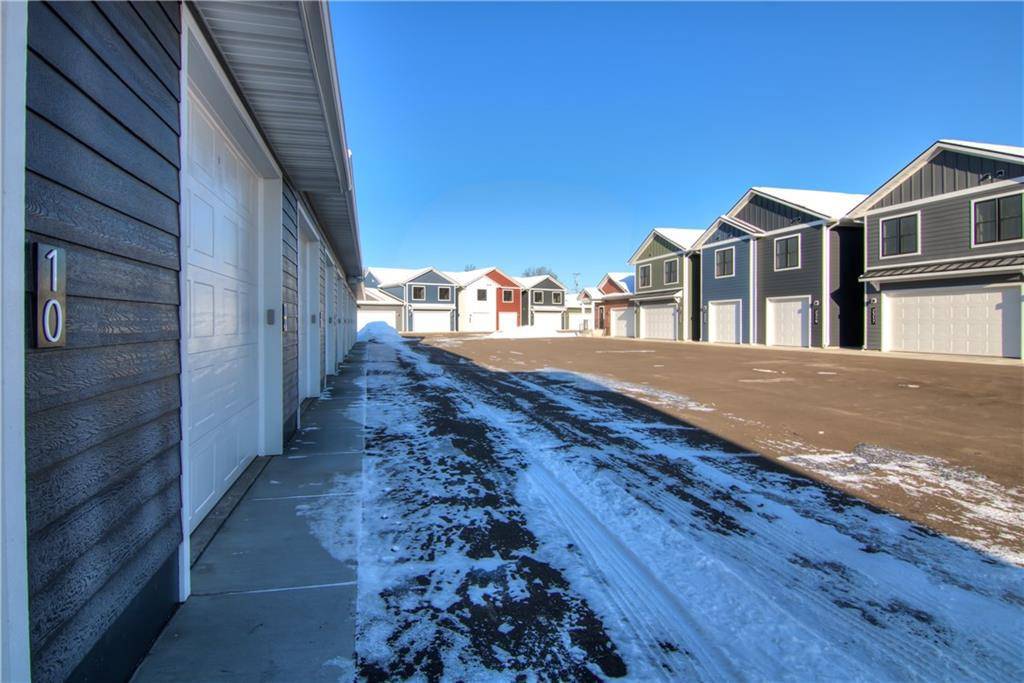 Altoona, WI 54720,2301 Lake Road #9
