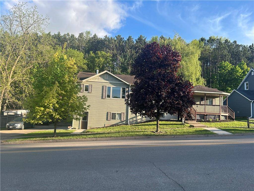 Glenwood City, WI 54013,423 Maple Street