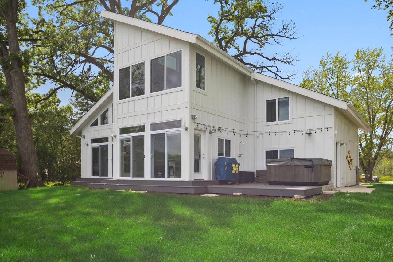 Twin Lakes, WI 53181,812 Rosebud Ave