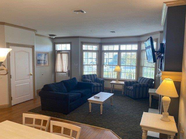 Sheboygan, WI 53081,421 Beachfront Ct #749