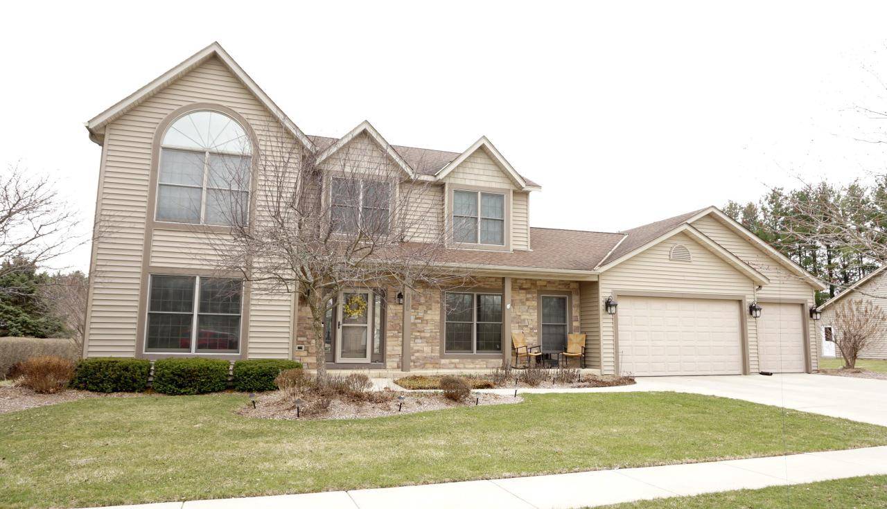 Burlington, WI 53105,1108 Cooper Hawk Dr