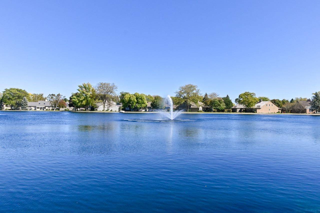 Mequon, WI 53092,2107 W Norfolk COURT
