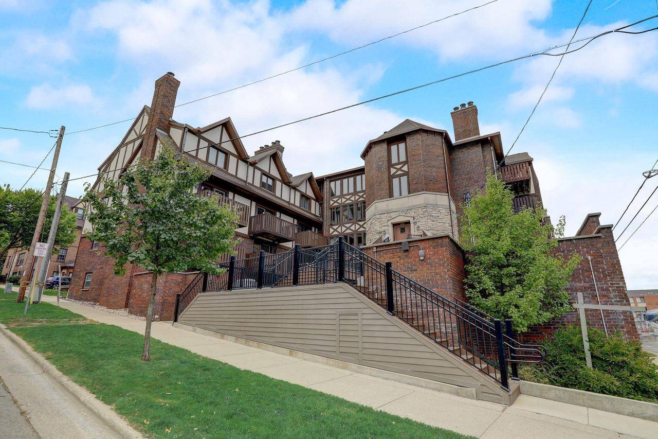 Madison, WI 53726,340 N Allen STREET #11