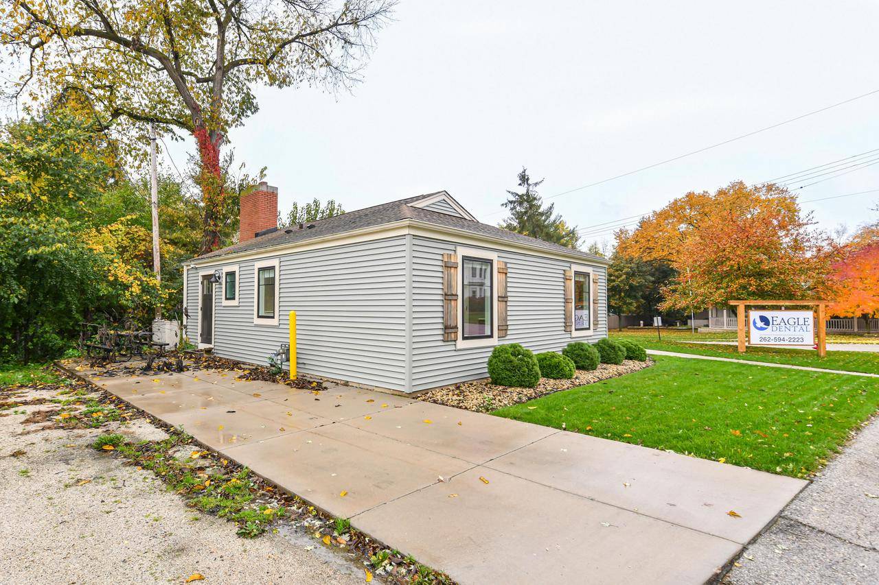 Eagle, WI 53119,114 Grove STREET