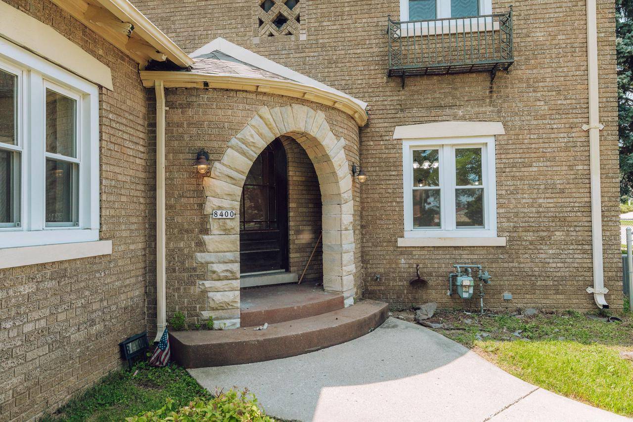 Wauwatosa, WI 53226,8400 Ravenswood CIRCLE