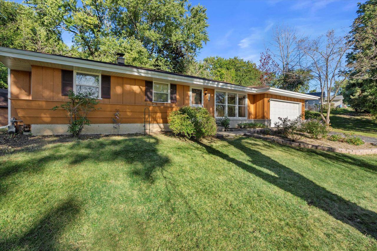 Waukesha, WI 53186,1205 Sunnycrest DRIVE