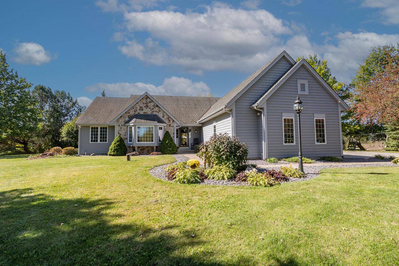 Eagle, WI 53119,W349S9025 Nesting COURT
