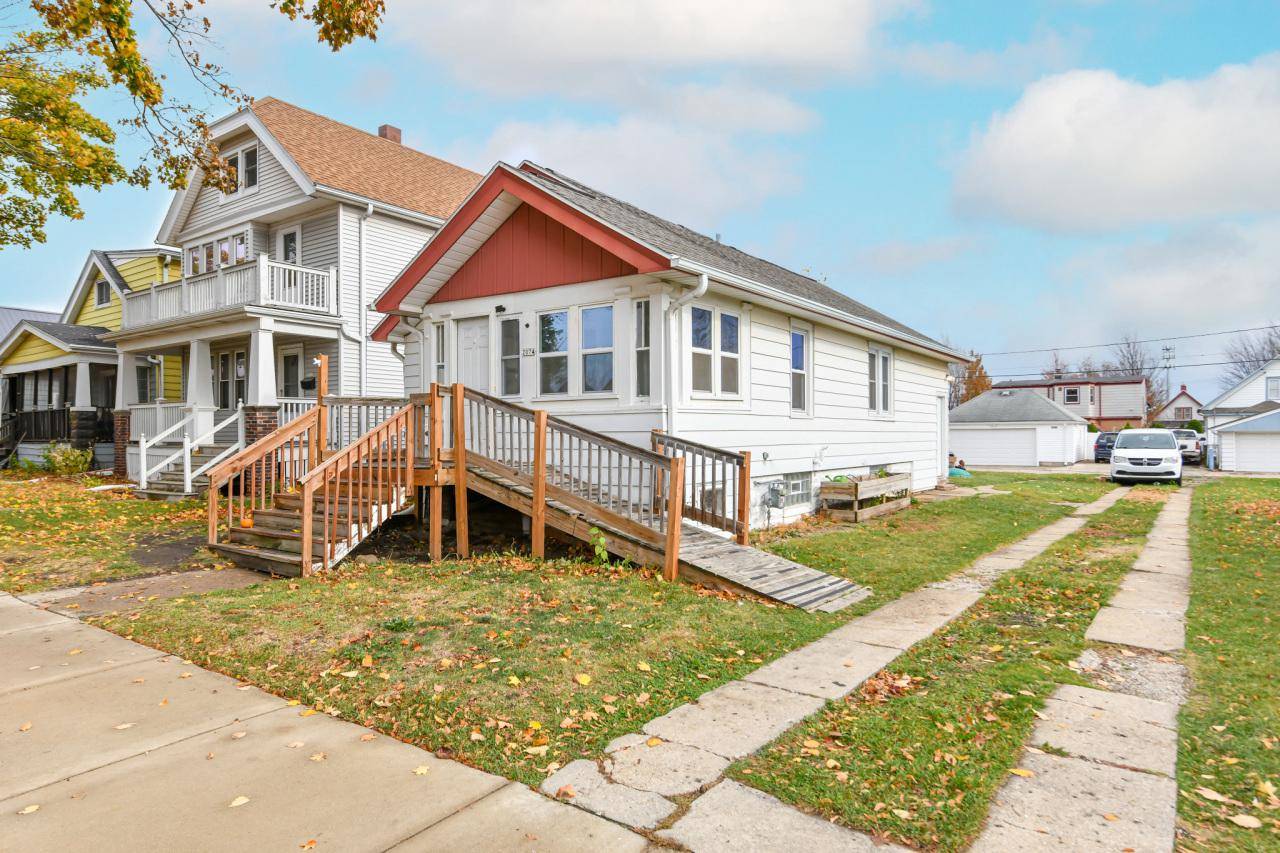 West Allis, WI 53219,2074 S 58th STREET