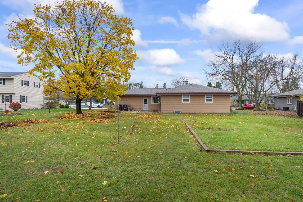 Oconomowoc, WI 53066,1232 Dorchester DRIVE