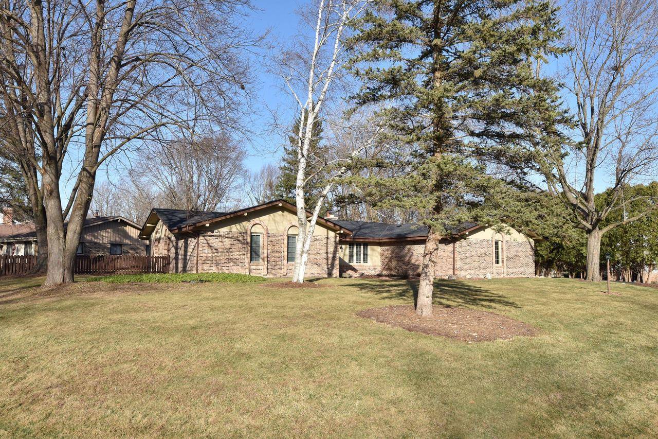 Mequon, WI 53097,9806 N Andover COURT