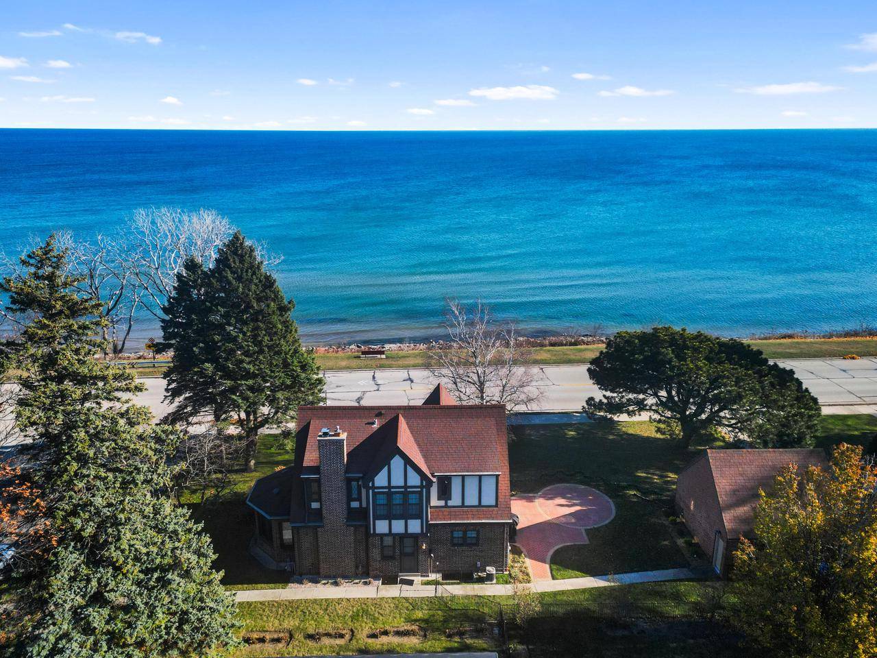 Sheboygan, WI 53081,2004 Lakeshore DRIVE