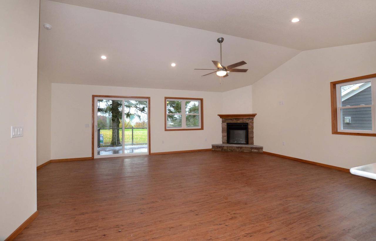 Viroqua, WI 54665,1215 16th Fairway DRIVE