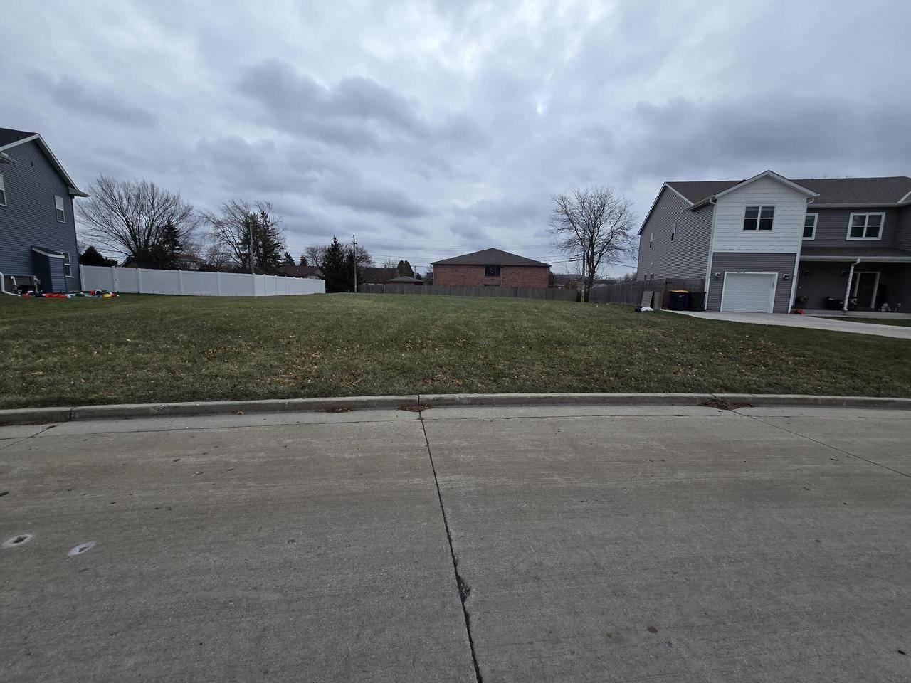 West Allis, WI 53214,90 W STUTH AVENUE