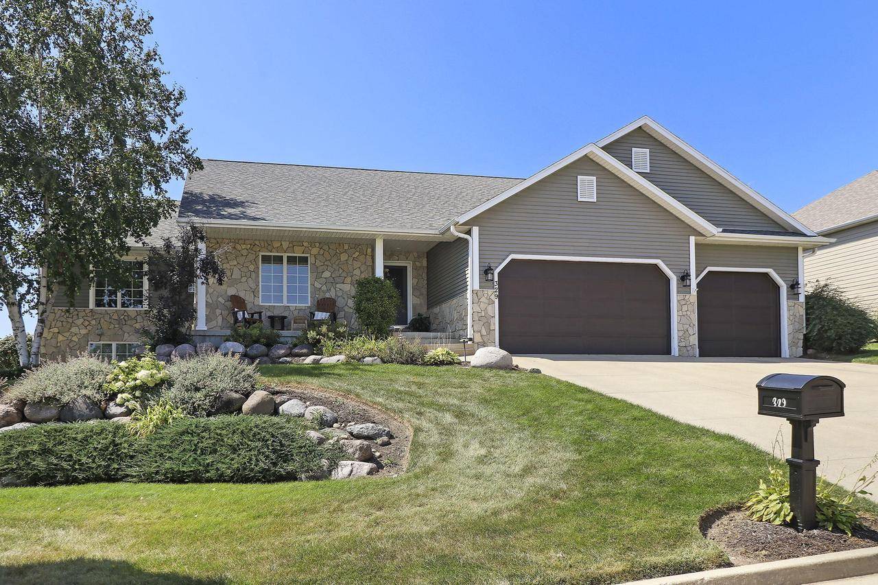 Lake Geneva, WI 53147,329 S Stone Ridge DRIVE