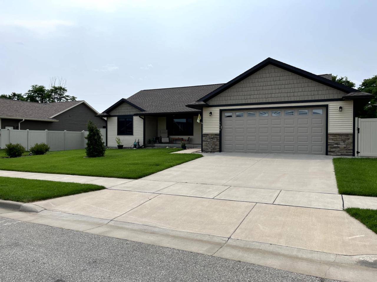 Holmen, WI 54636,1614 Cherry LANE S