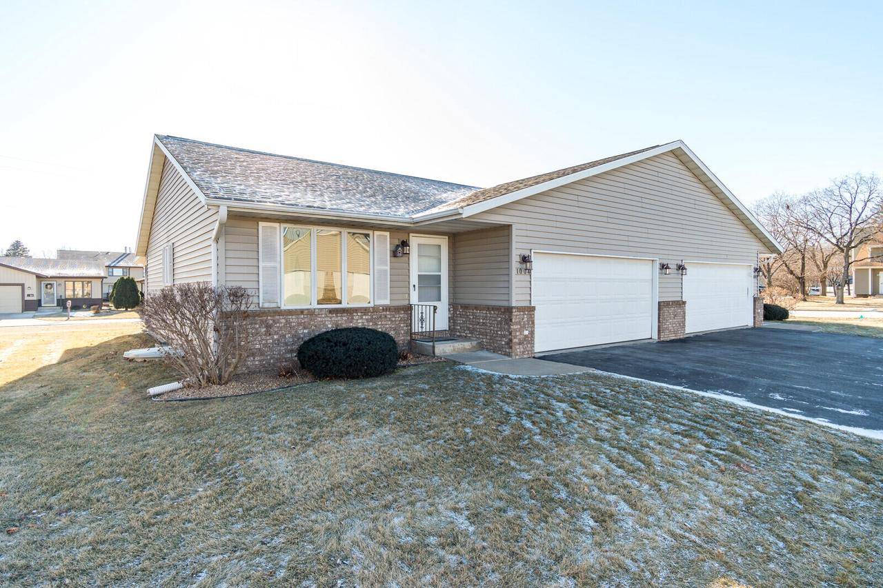 Onalaska, WI 54650,1004 Whispering Winds PLACE