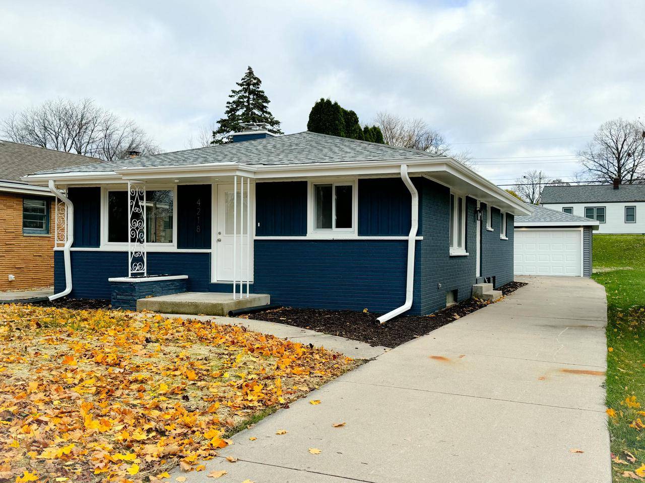 Wauwatosa, WI 53222,4218 N 94th STREET