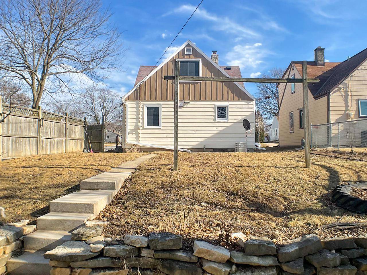 West Allis, WI 53227,2101 S 98th STREET