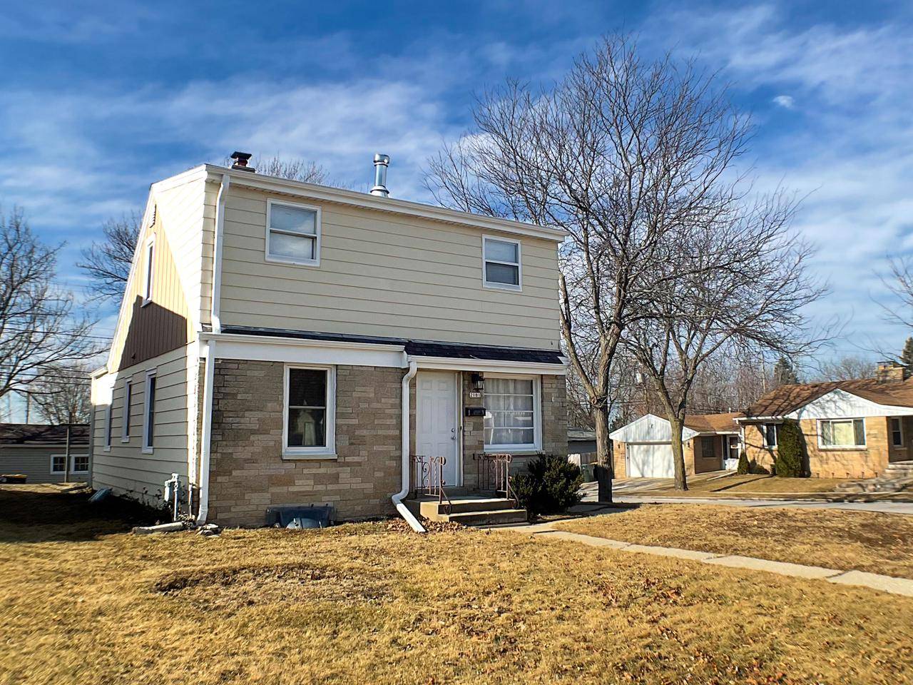 West Allis, WI 53227,2101 S 98th STREET