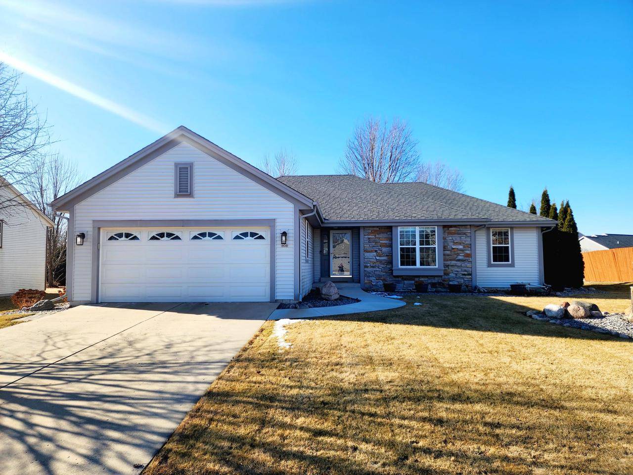 Watertown, WI 53094,808 Chadwick DRIVE