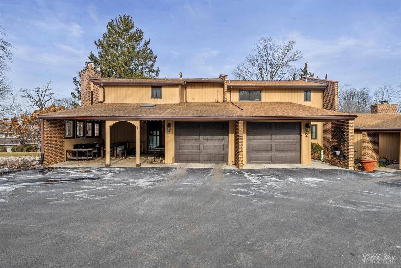 Lake Geneva, WI 53147,469 Country Club DRIVE #2