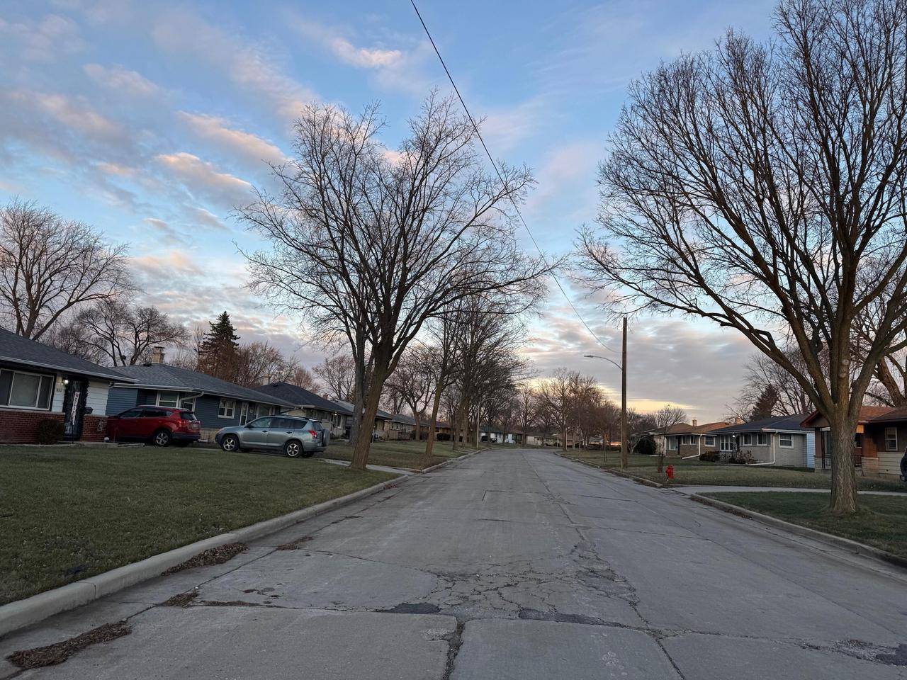 Milwaukee, WI 53223,8272 W DAPHNE STREET