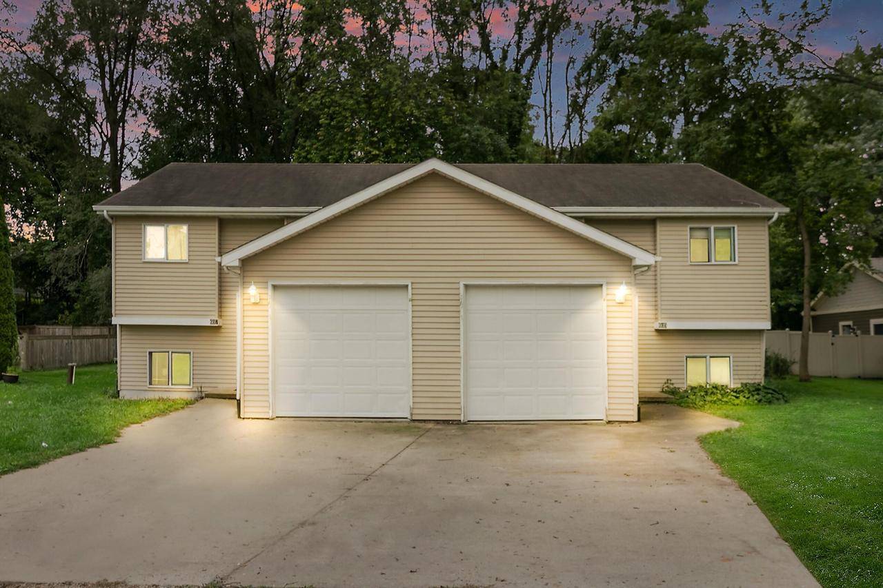 Twin Lakes, WI 53181,605 Gatewood DRIVE #607