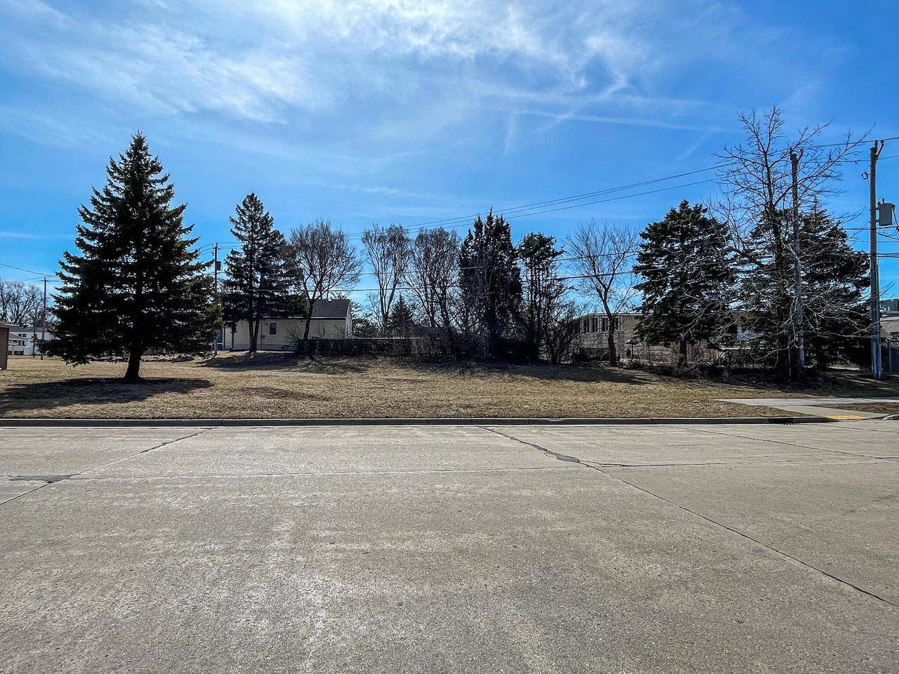 Saint Francis, WI 53235,1921 E BOLIVAR AVENUE