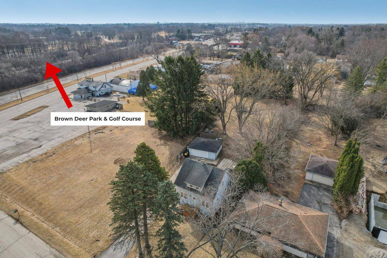 Brown Deer, WI 53209,3943 W Parkland AVENUE