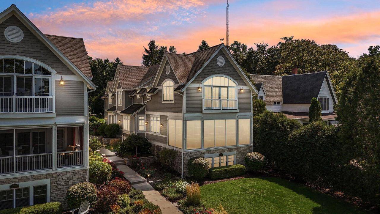 Lake Geneva, WI 53147,473 Wrigley DRIVE #2