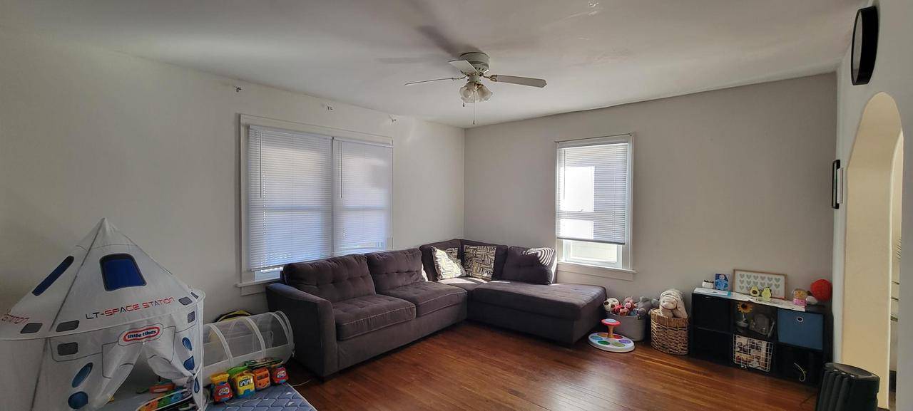Kenosha, WI 53143,6914 16th AVENUE