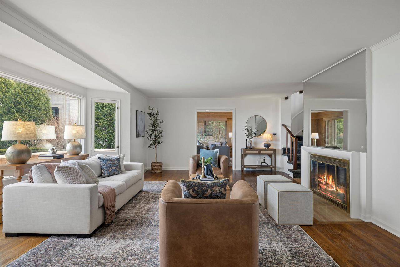 Whitefish Bay, WI 53211,4696 N Lake DRIVE