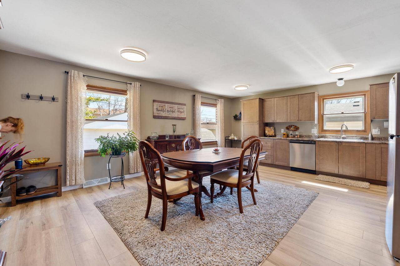 West Bend, WI 53090,1419 N 12th AVENUE