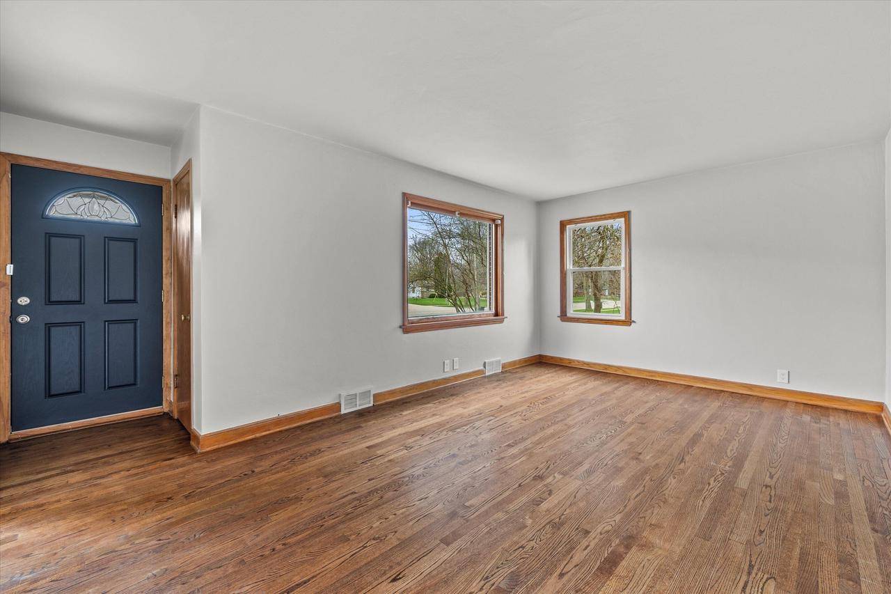 Greenfield, WI 53228,10540 W Howard AVENUE