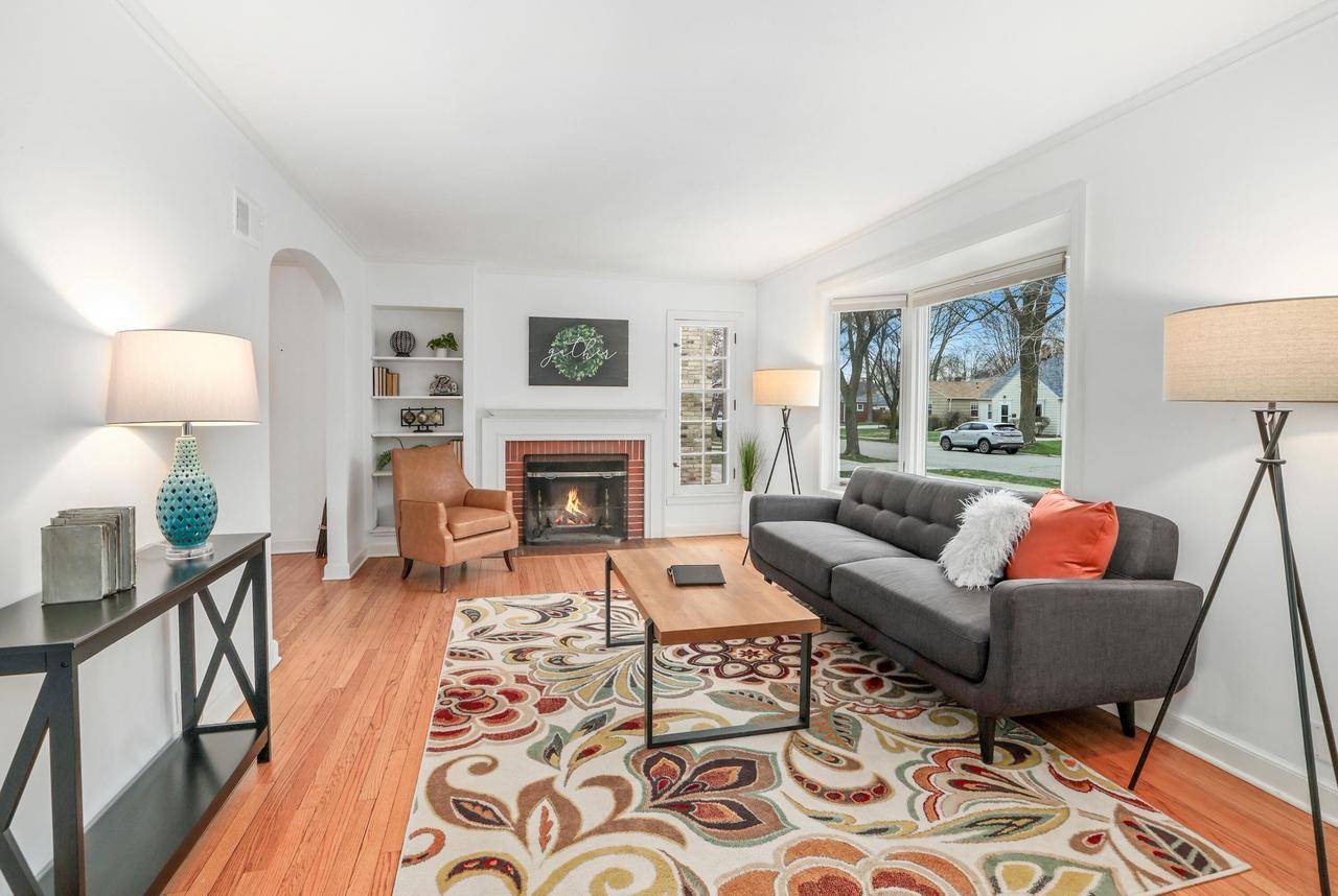 Whitefish Bay, WI 53217,5845 N Shoreland AVENUE