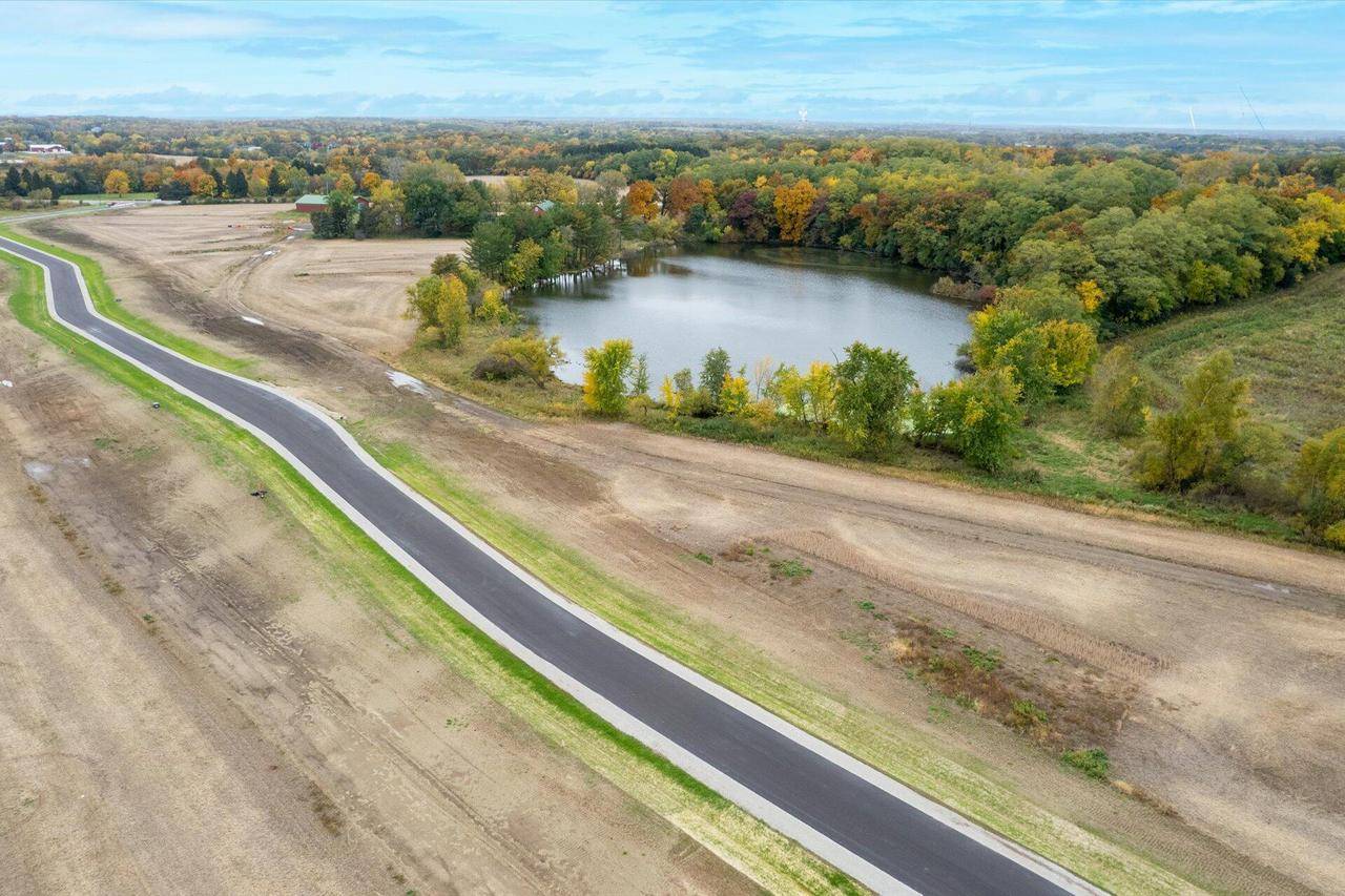 Burlington, WI 53105,985 BEERE LANE