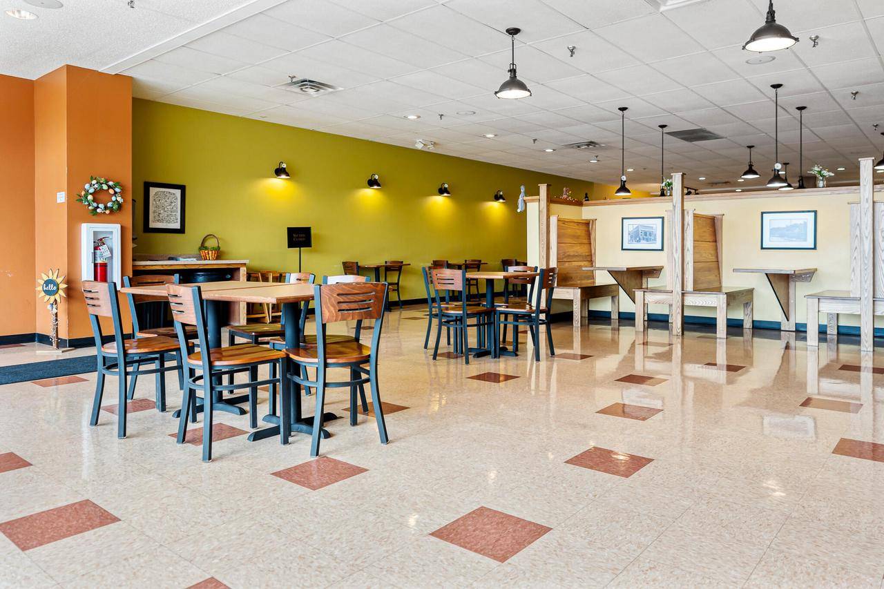 Onalaska, WI 54650,225 Sand Lake ROAD