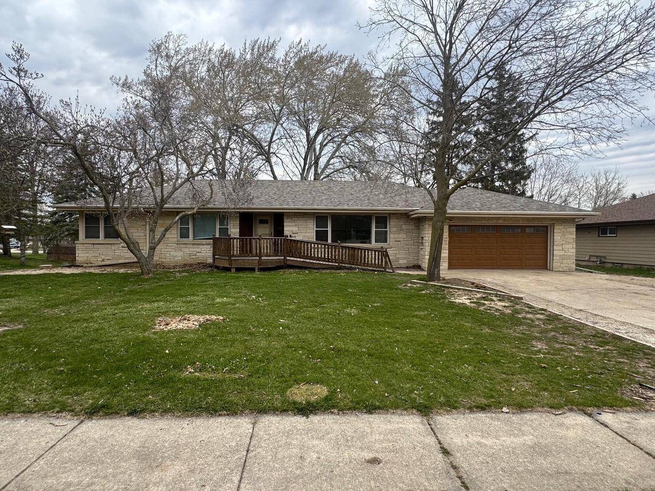 Waterford, WI 53185,704 E Main STREET