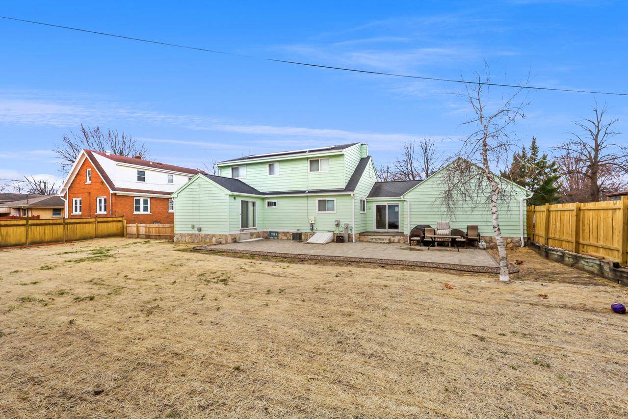 West Allis, WI 53214,812 S 121st STREET