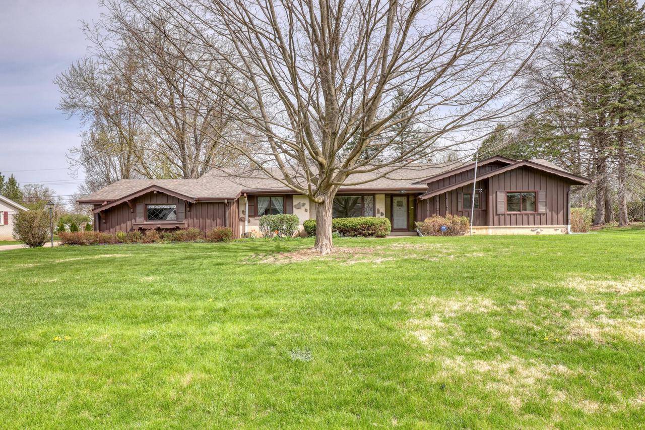 Brookfield, WI 53045,17420 Royalcrest DRIVE
