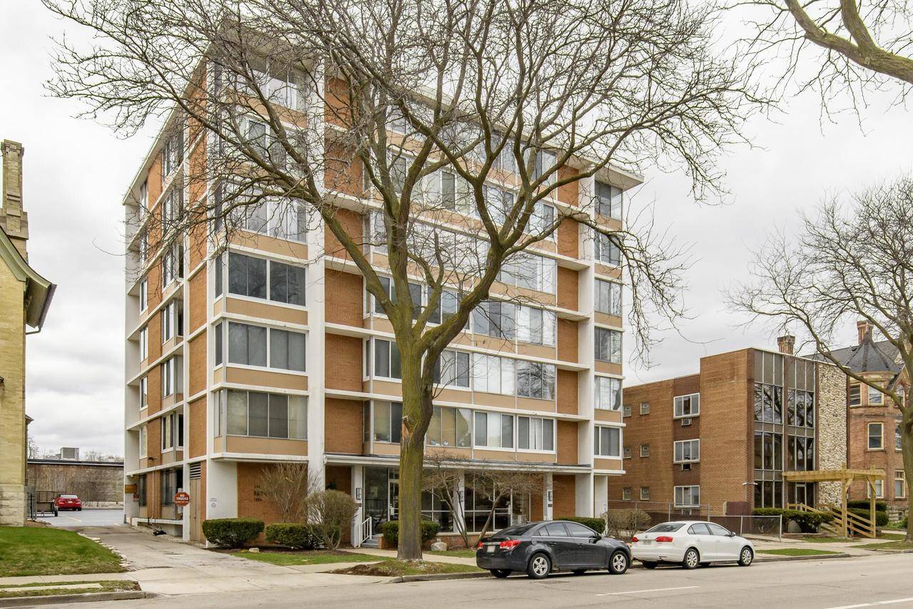 Milwaukee, WI 53202,1409 N Prospect AVENUE #305