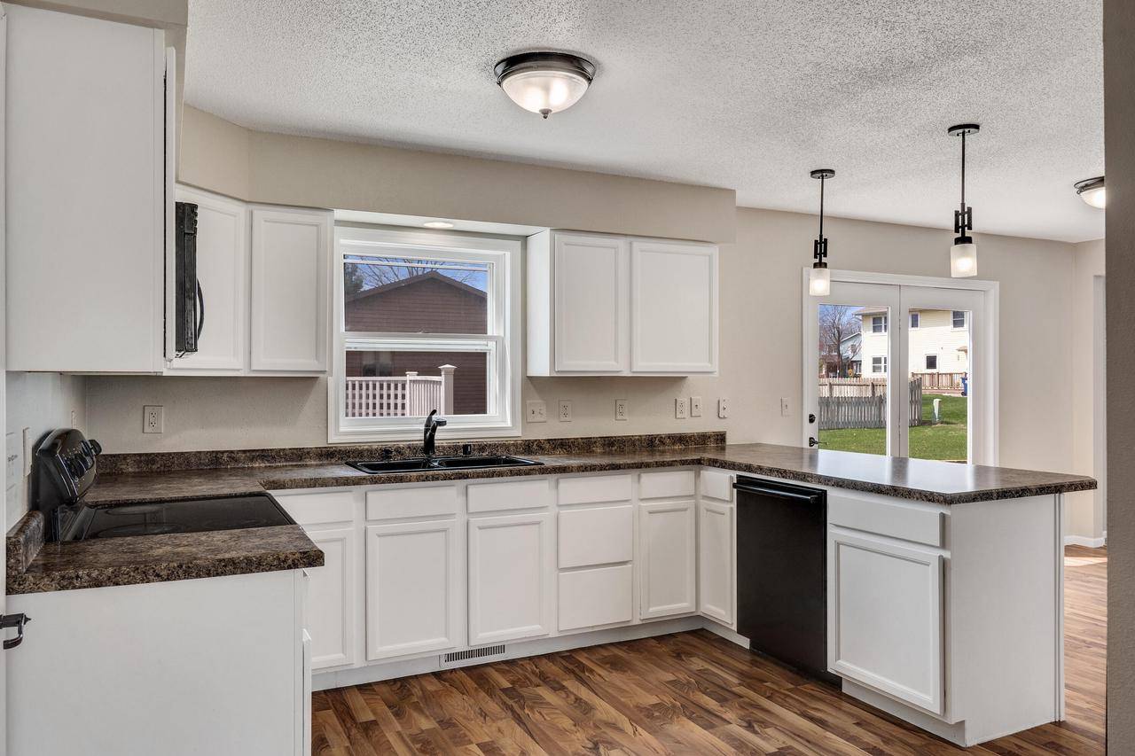 Onalaska, WI 54650,1213 Cliffview AVENUE