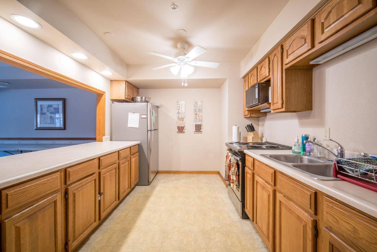 West Bend, WI 53090,530 N SILVERBROOK DRIVE #128