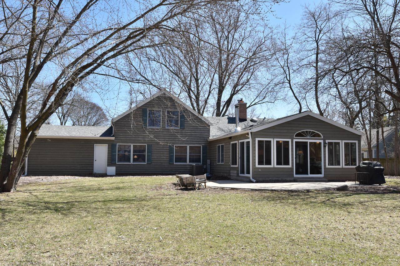 Fox Point, WI 53217,8119 N Poplar DRIVE