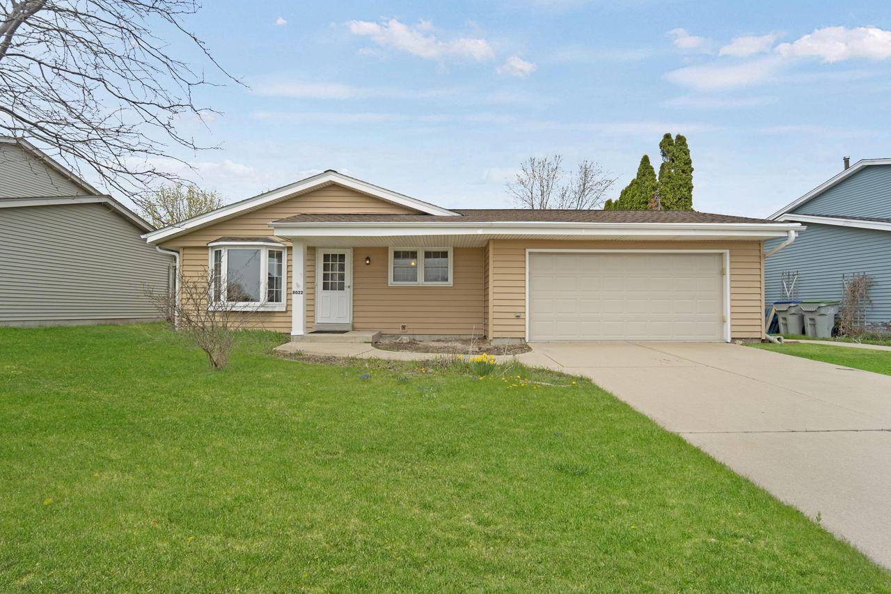 Milwaukee, WI 53223,8022 W Glenbrook ROAD