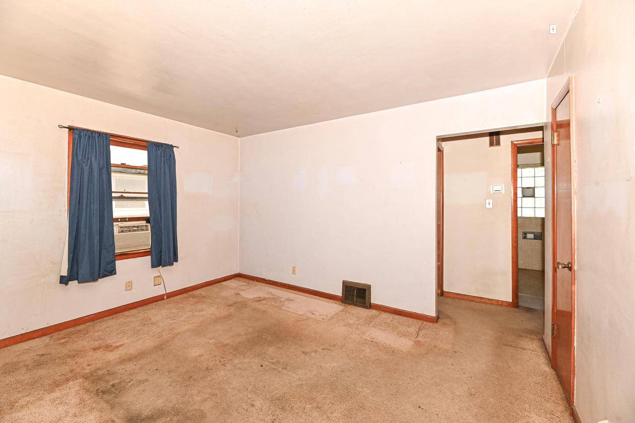 Milwaukee, WI 53215,3350 S 26th STREET